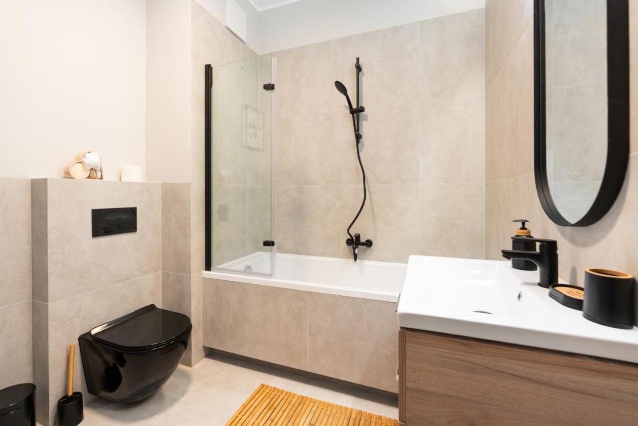 ורשה Superapart Aignera Apt 4, Family Friendly Oasis מראה חיצוני תמונה