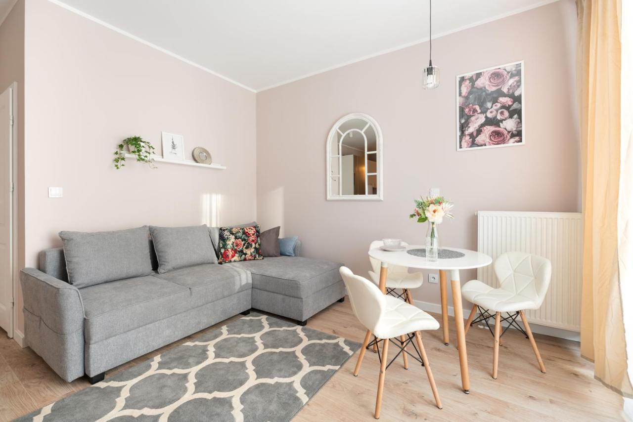 ורשה Superapart Aignera Apt 4, Family Friendly Oasis מראה חיצוני תמונה